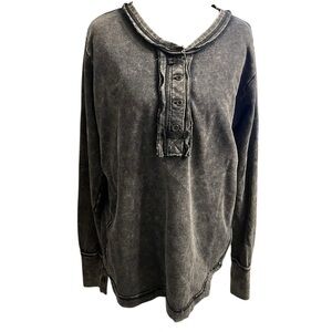 ZENANA Long Sleeve Henley Tee in Gray, Size L